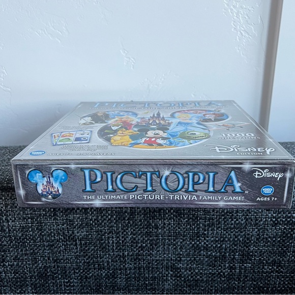 NIB Disney Pictopia Family Picture-Trivia Game - Picture 8 of 9